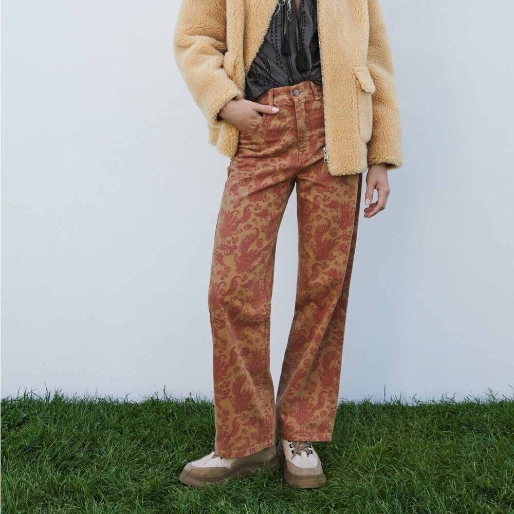 Tan Zara pants with paisley design